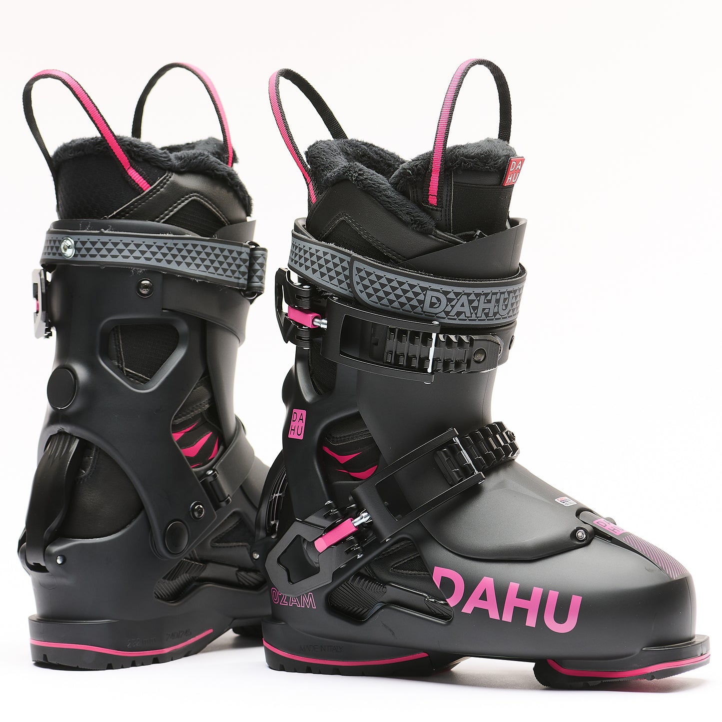 Women's 02AM Black-Magenta